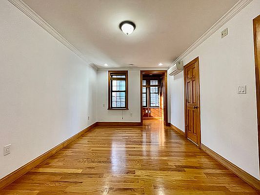5th image of 135 16th St