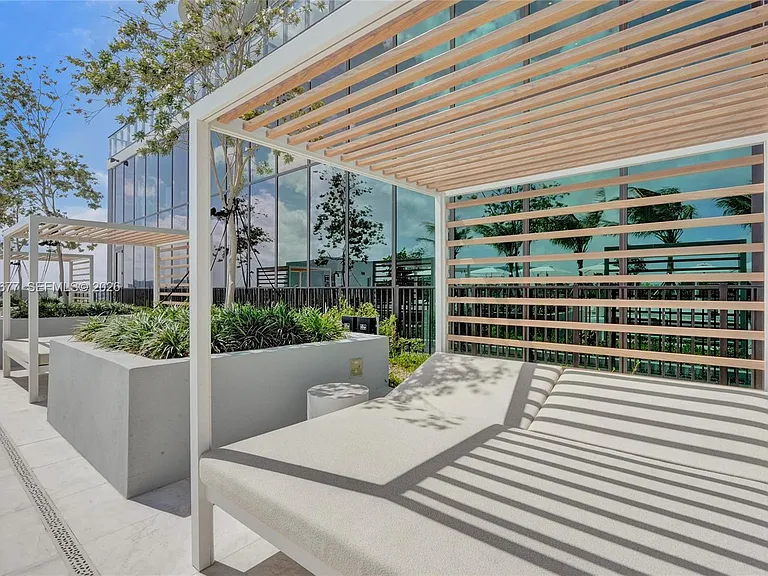 580 72nd St #Penthouse 13 — Photo 25
