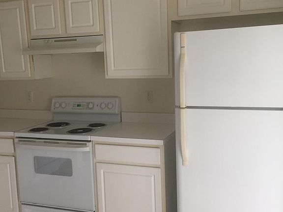 4th image of 2466 Lake Woodberry Cir