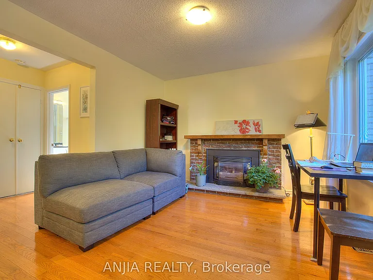6 Bellbury Cres #Yard 1b — Photo 5