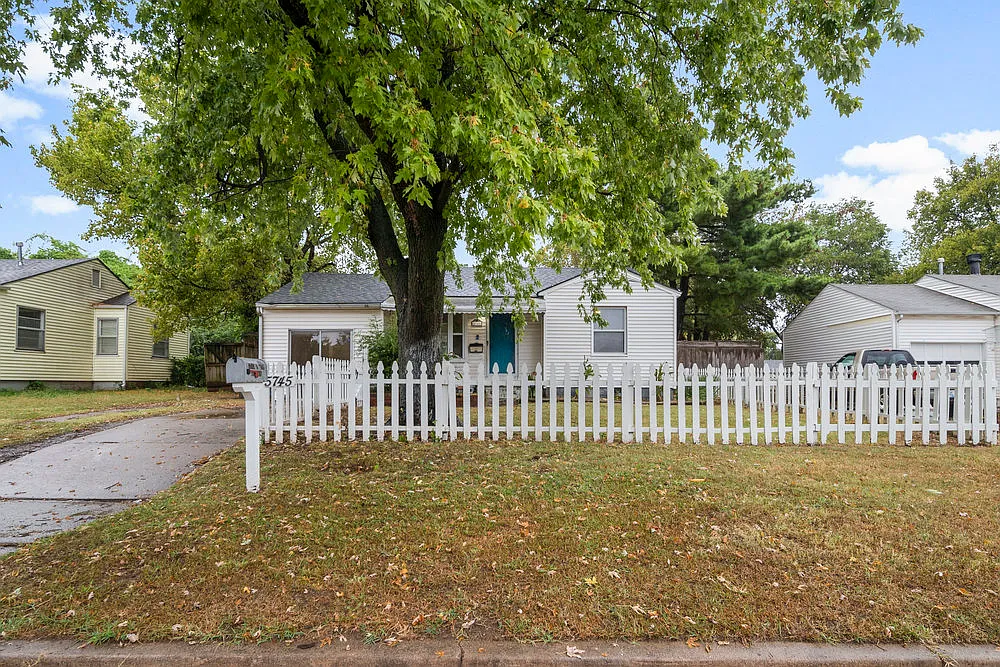 3 bed, 1108 sqft, $1,400 — Photo 1