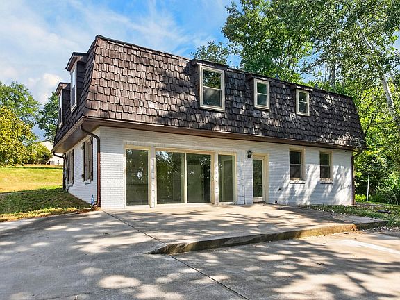 5th image of 742C Bates Rd