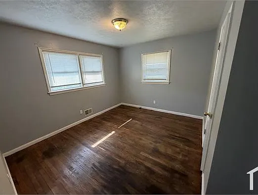 4406 Clarene Dr — Photo 6