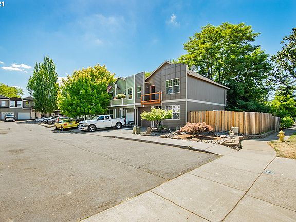 2nd image of 6702 SE Sweet Meadow Ln