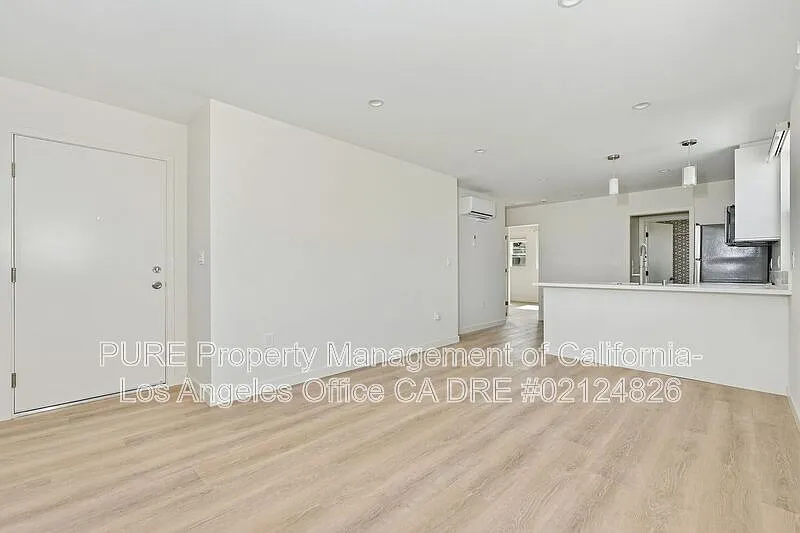 2 bed, 2.0 bath, 705 sqft, $2,995 — Photo 3