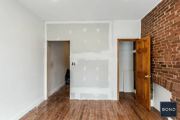 Rented by Bond New York | media 36