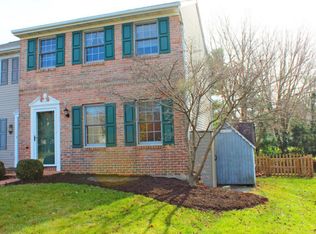 48 Brookfield Rd, Lititz, PA 17543