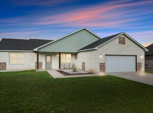 125 Naalehu Ct, Bastrop, TX 78602