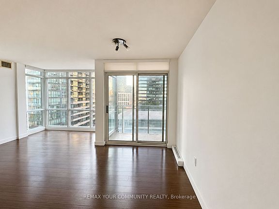 5th image of 15 Fort York Blvd #1103