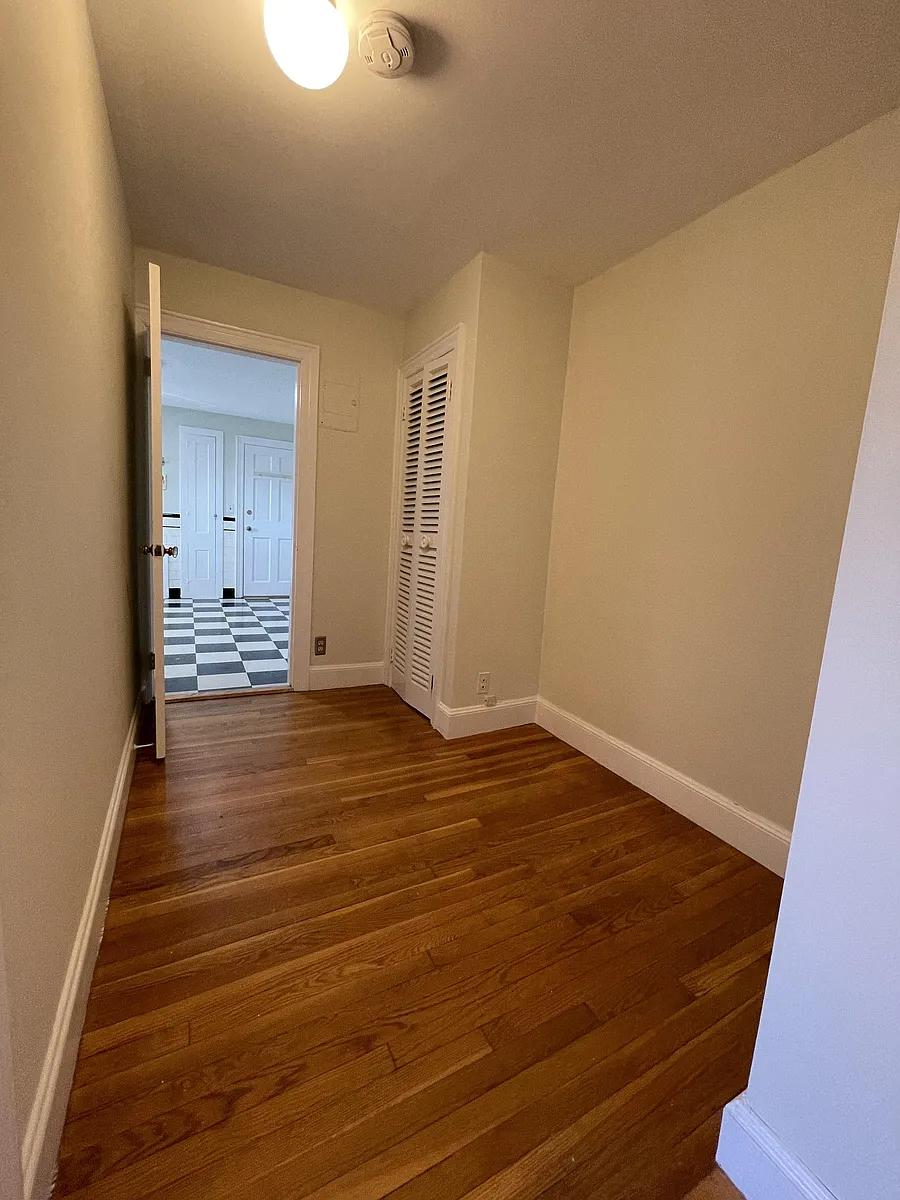 Building Photo - 279 Washington St #2