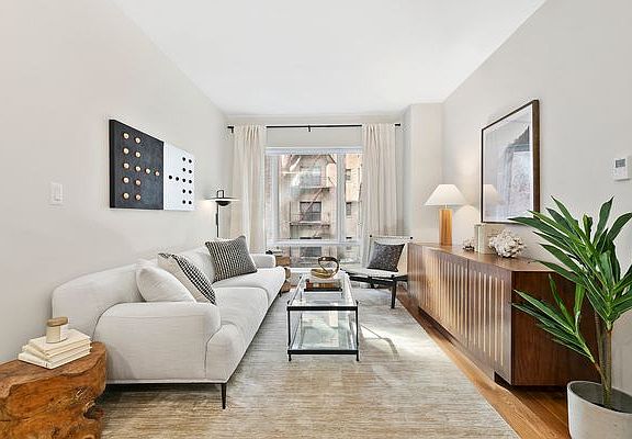 5th image of 50 Clarkson Ave #2803