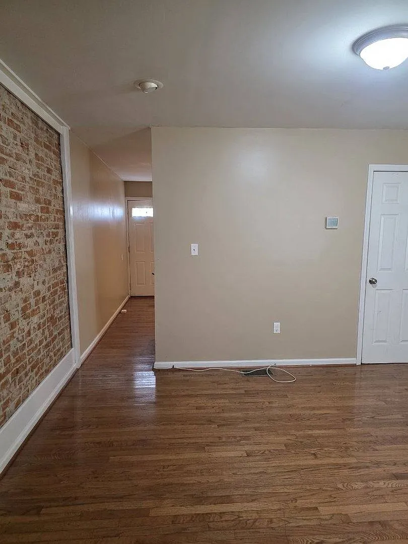 Wilmington Rowhome - Hedgeville Area — Photo 4