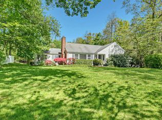 109 W Cross Rd, New Canaan, CT 06840