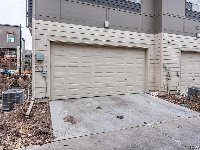 9027 E 52nd Ave — Photo 23