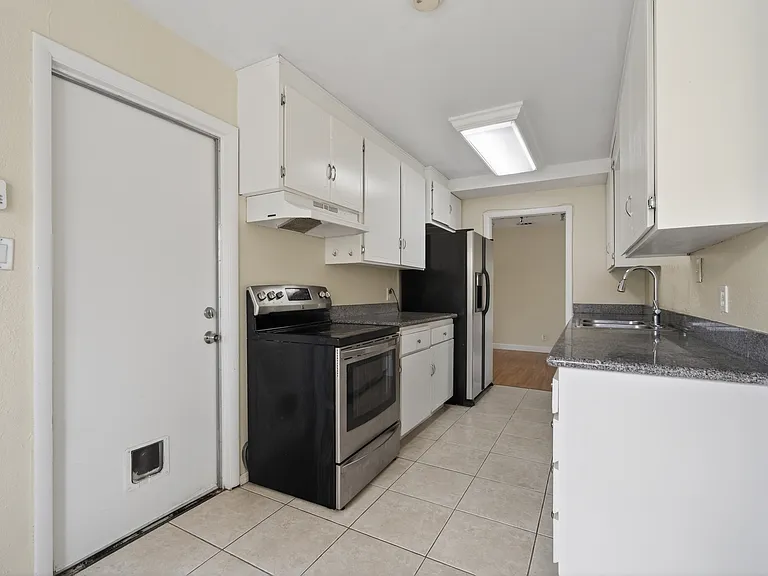 259 Gloria Dr — Photo 4