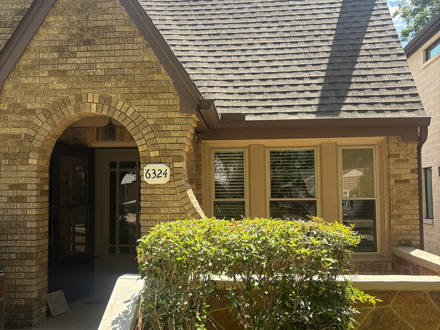 2 bed, 1349 sqft, $2,595 — Photo 2