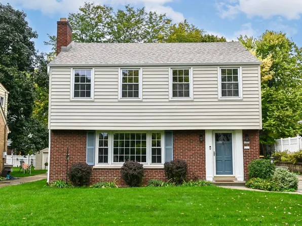 9212 Wilson BOULEVARD, Wauwatosa, WI 53226