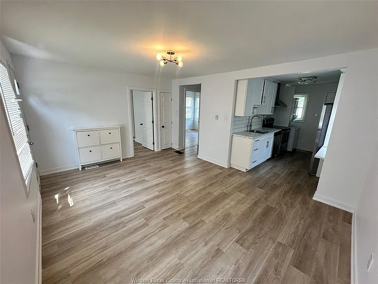 1908 Aubin Rd — Photo 3
