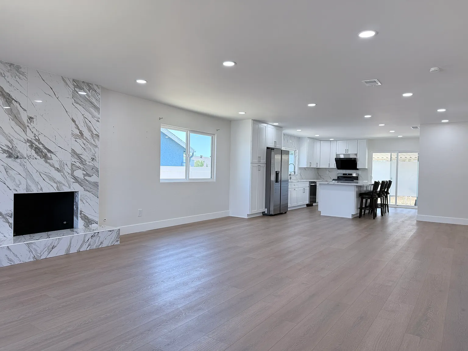 4 bed, 1665 sqft, $3,650 — Photo 2