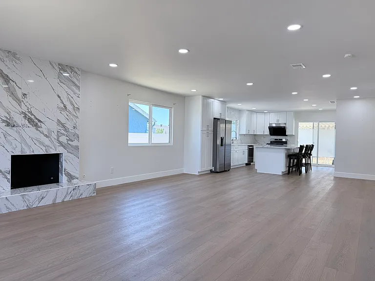 12650 Cypress Ave — Photo 1