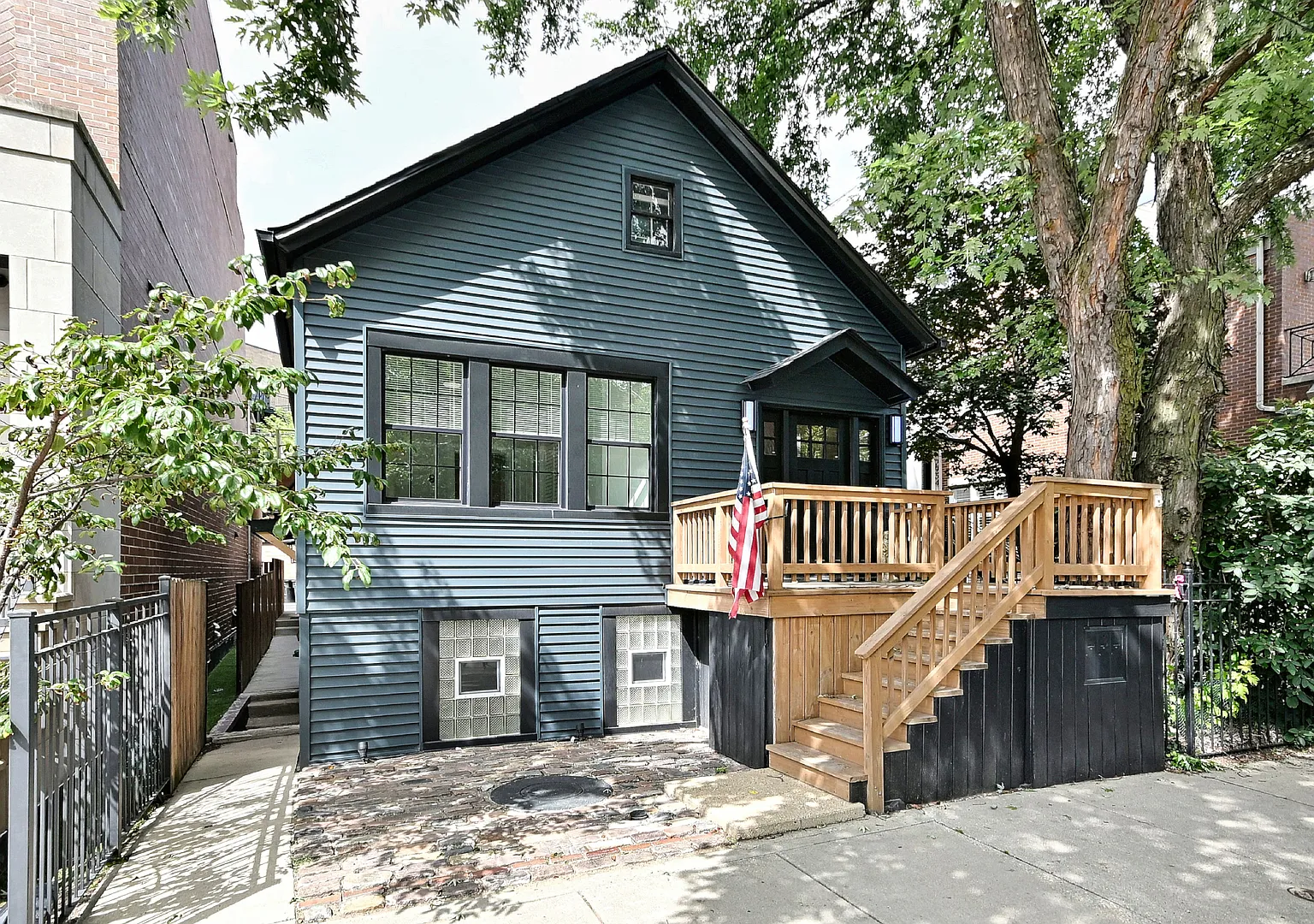 2 bed, 900 sqft, $3,500 — Photo 1