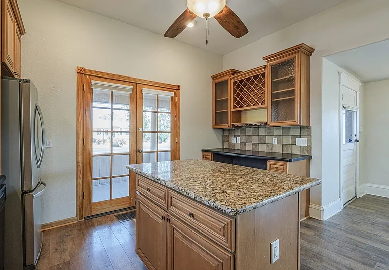 1219 Grand Ave — Photo 11