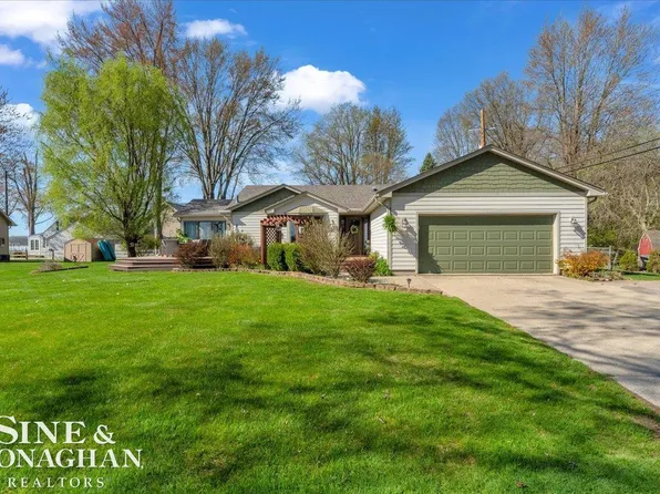 105 Hazel Ct, Harsens Island, MI 48028