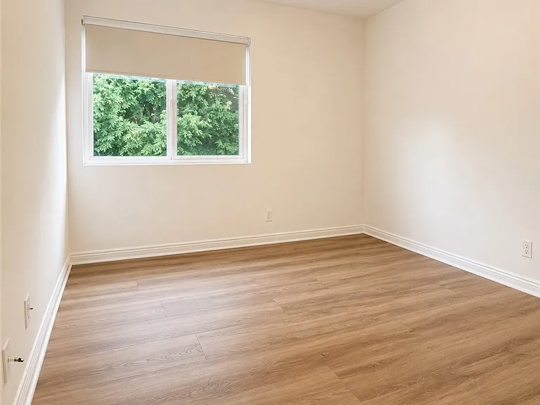 10636 Woodley Ave #43 — Photo 15