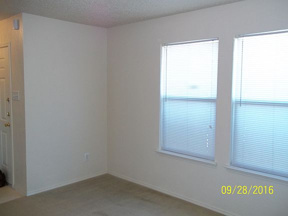 3rd image of 624 Jewelflower Dr