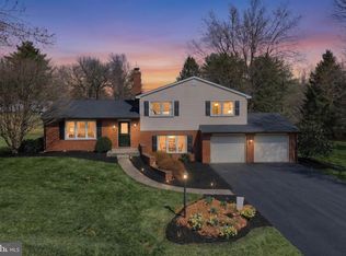 18 Sheffield Dr, Dillsburg, PA 17019