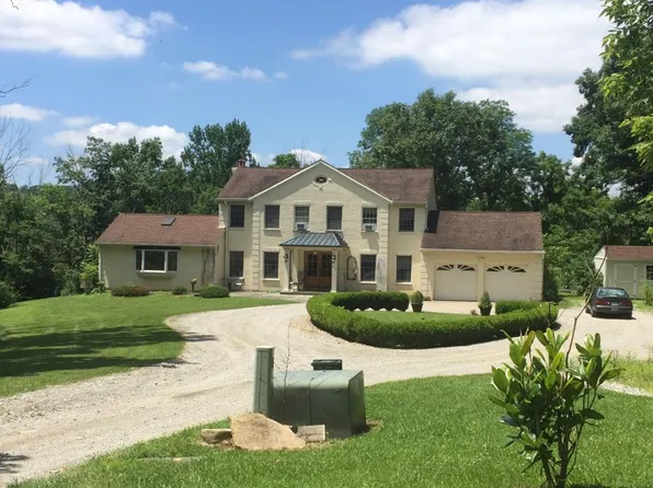572R Locust Corner Rd, Cincinnati, OH 45245