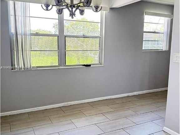 5th image of 165 Fanshaw Way #D