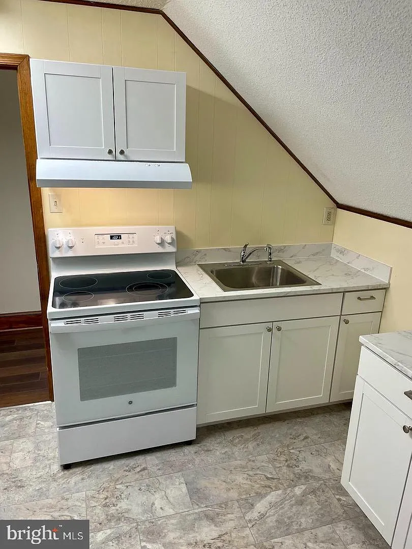 1 bed, 1.0 bath, 750 sqft, $1,050 — Photo 3