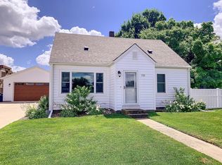 1118 Monroe St, Onalaska, WI 54650