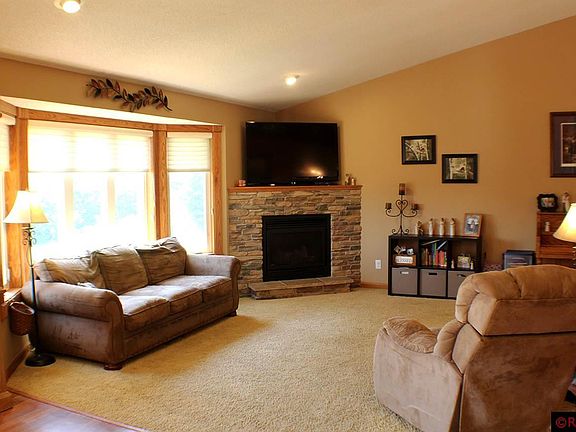 3rd image of 421 Pebble Ct