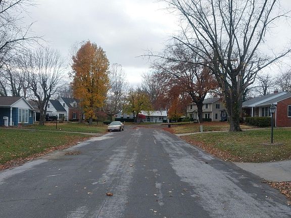4th image of 11 Terrace Cir