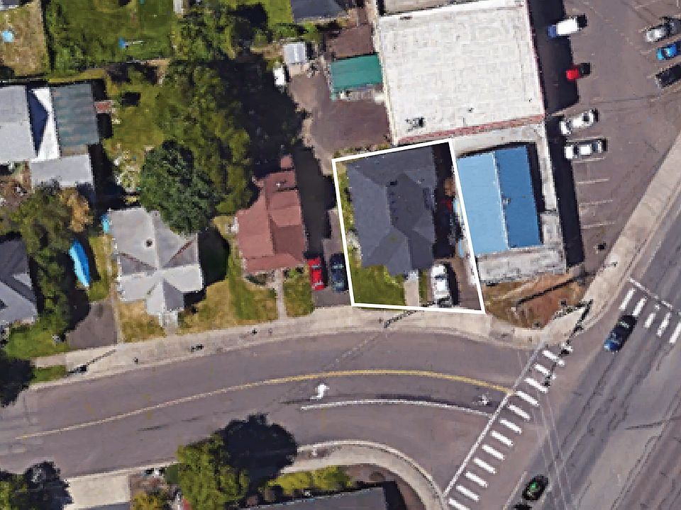 2nd image of 309 12th Ave SW