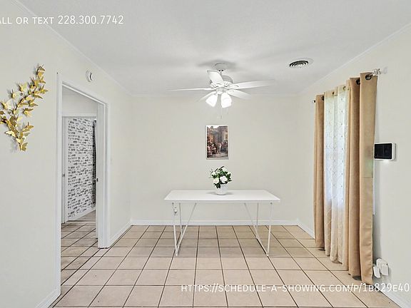 3rd image of 10616 Oak St