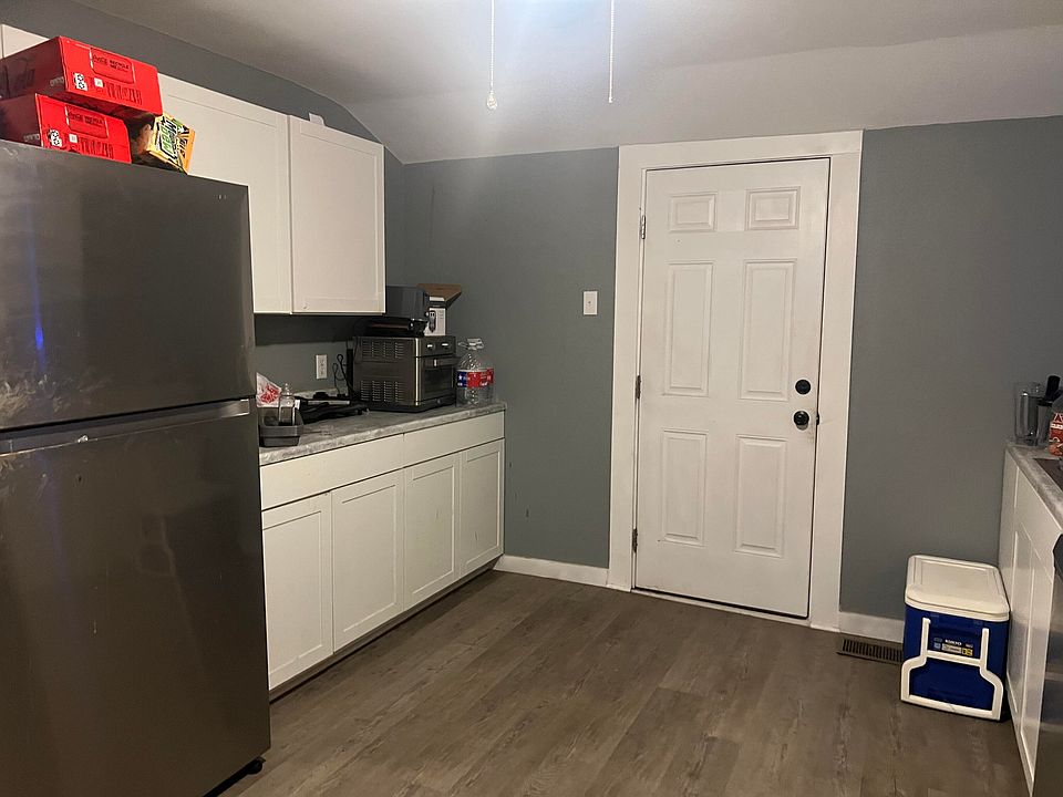 2nd image of 4004 Travis St
