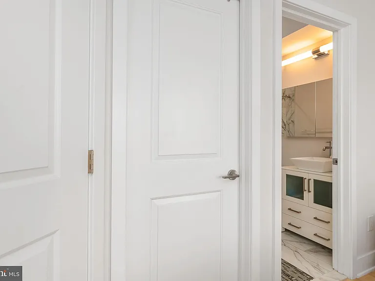 1733 Carpenter St #D — Photo 20
