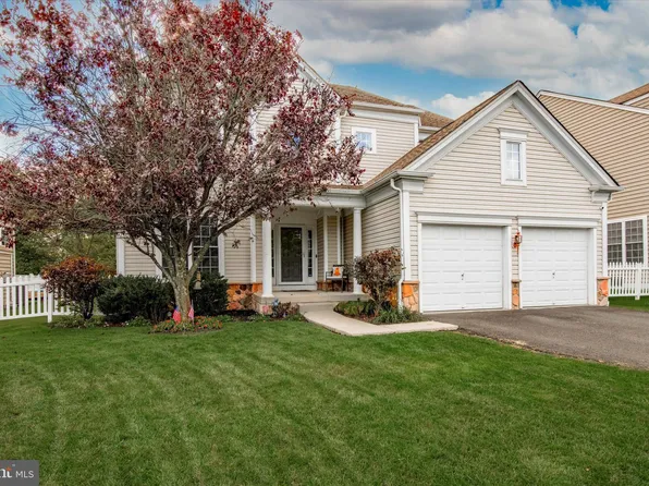 529 Shoemaker Dr, Fountainville, PA 18923