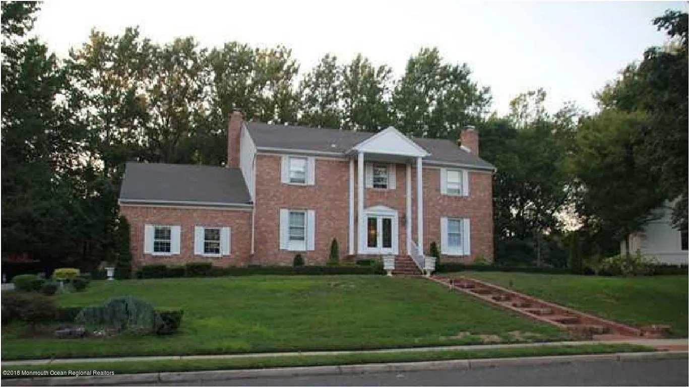 12 Shadow Lawn Dr photo 1