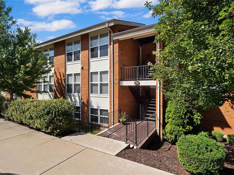 2nd image of 2008 Greenglen Dr APT 303