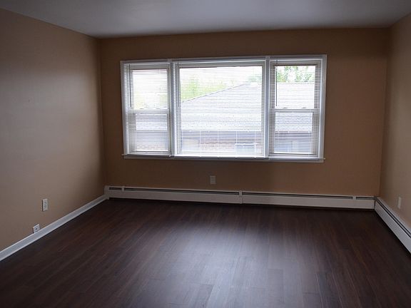 5th image of 306 Western Ave #5
