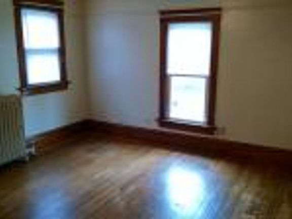 2nd image of 603 1/2 Iowa St