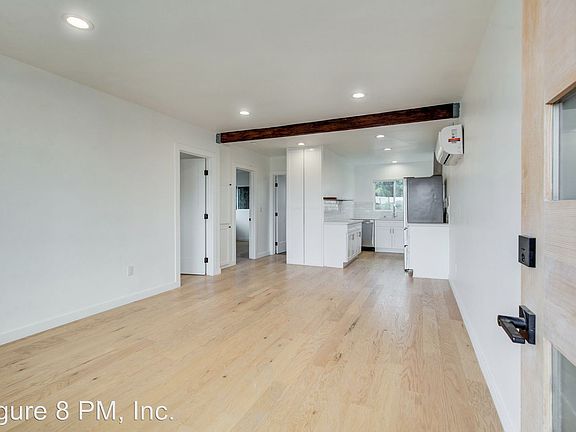 5th image of 1129 N Westmoreland Ave