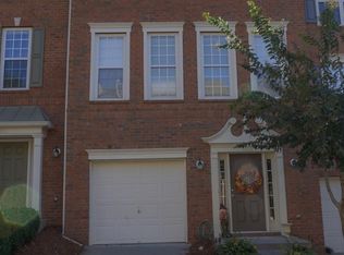 4008 Edgecomb Dr, Roswell, GA