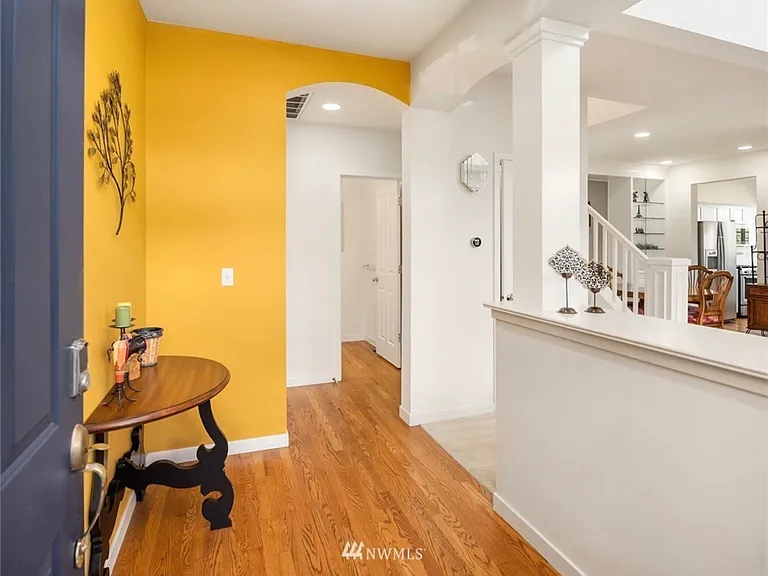 725 239th Ln SE — Photo 3