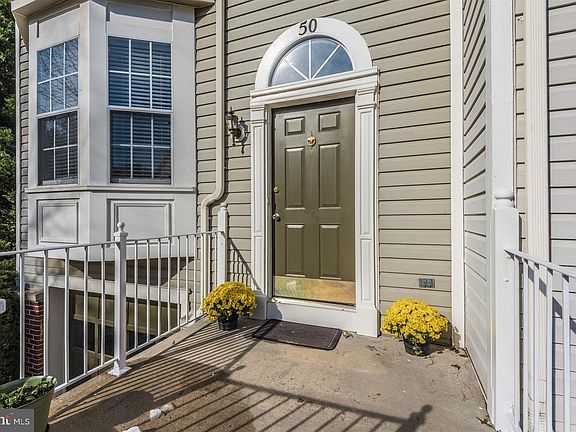 5th image of 50 Beacon Hill Ct