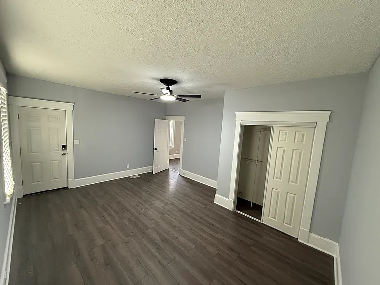 1018 Auburn Ave #LWR — Photo 5